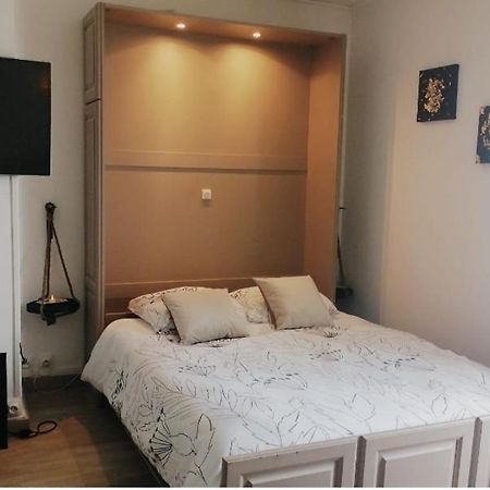 Un Temps Pour Soi Apartment Châteauroux Exterior foto