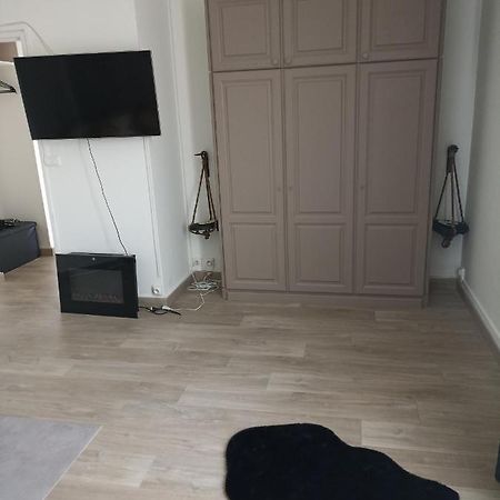 Un Temps Pour Soi Apartment Châteauroux Exterior foto