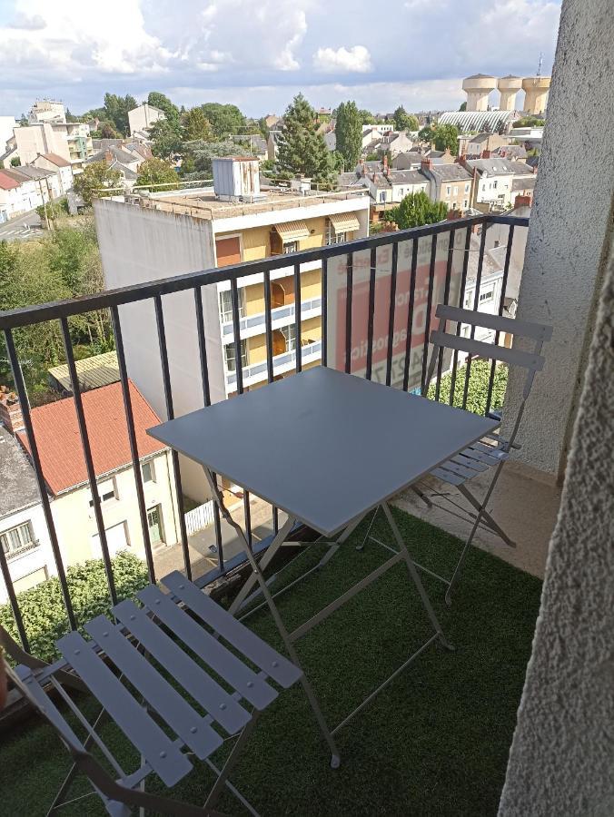 Un Temps Pour Soi Apartment Châteauroux Exterior foto